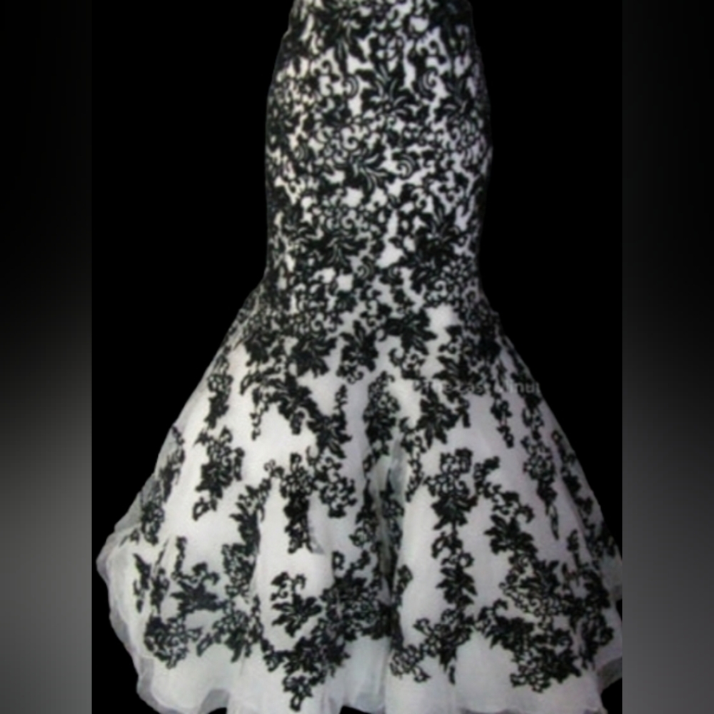 100% Authentic Allure Wedding Dress - Picture 5 of 13